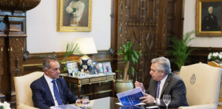 El Presidente analizó con Daniel Scioli los ejes de trabajo de su nueva etapa como embajador en Brasil