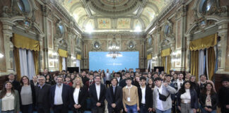 Kicillof escuchó a jóvenes que participarán de la primera sesión del Consejo Consultivo de Estudiantes Secundarios