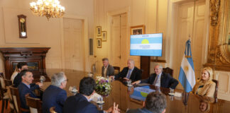 El Presidente recibió a miembros de la organización Argentinos por la Educación