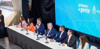 Malvinas: Alberto Fernández estuvo en el Polideportivo de Villa de Mayo, junto a Noe Correa y Leo Nardini, presentando el nuevo esquema de subsidios para clubes de barrio