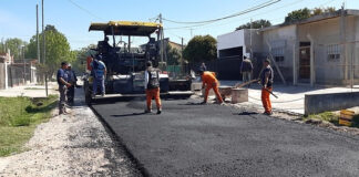 Escobar: El municipio continúa con importantes obras de pavimentación, bacheo y estabilizado en todo el distrito