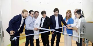 Kicillof y Granados recorrieron las obras del Hospital Eurnekian y pusieron en funcionamiento 11 nuevas ambulancias