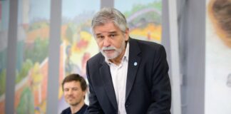 Kicillof y Filmus firmaron convenios para construir cinco centros tecnológicos