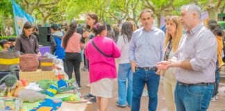 San Fernando: Escuelas secundarias y técnicas presentaron sus proyectos en la plaza Mitre