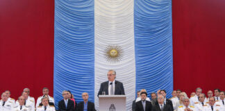 El Presidente encabezó la ceremonia de egreso conjunto de oficiales de las Fuerzas Armadas