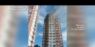 Tigre: Bomberos Voluntarios actuaron rápidamente para controlar un incendio en un edificio del centro de la ciudad