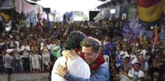 Kicillof participó del acto por el Día del Estado Plurinacional de Bolivia en Avellaneda