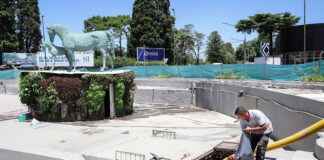 San Isidro: Limpieza del conducto que pasa por debajo de la rotonda de Márquez y Fleming