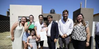 Kicillof entregó 25 viviendas y 425 escrituras gratuitas