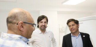 Kicillof visitó el nuevo Centro de Diagnóstico por Imágenes y puso en funcionamiento una ambulancia de alta complejidad