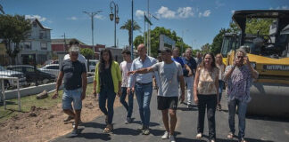 Escobar: Más obras, el polideportivo de Garín renueva su pista de patinaje