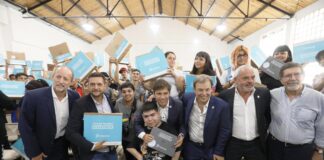 Se entregaron 418 computadoras personales a estudiantes de Almirante Brown
