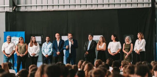 Escobar: Ariel Sujarchuk y Beto Ramil inauguraron el ciclo lectivo y los paneles solares del Colegio preuniversitario Ramón A. Cereijo