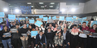 Se entregaron 168 computadoras personales a estudiantes de Lobería