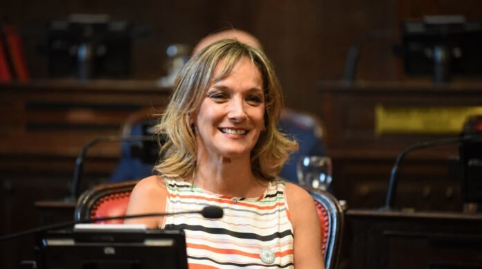 Malena Galmarini presentó un proyecto sobre las Islas Malvinas en la provincia de Buenos Aires. Malena Galmarini presentó un proyecto sobre las Islas Malvinas en la provincia de Buenos Aires.
