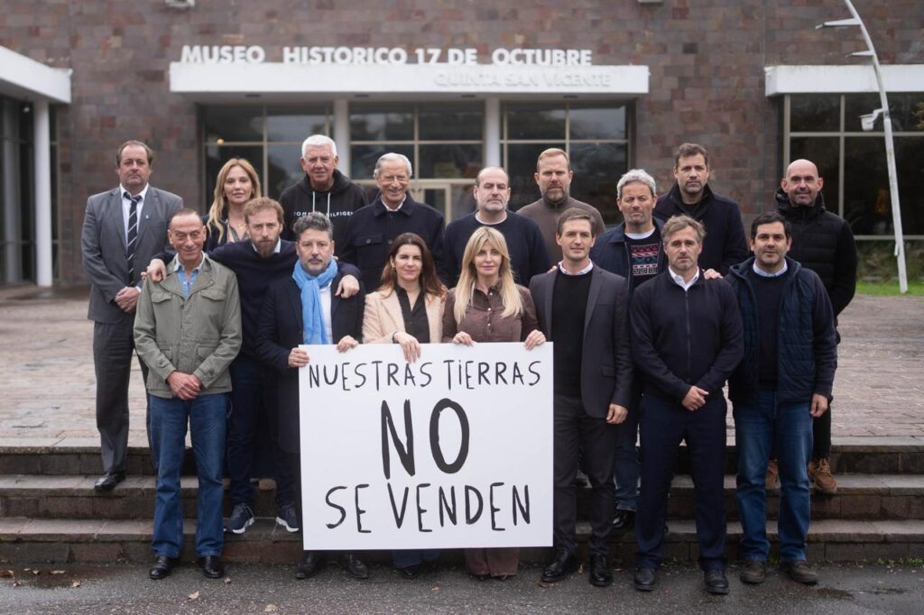 Intendentes bonaerenses durante la reunión de la Liga de Intendentes en San Vicente.