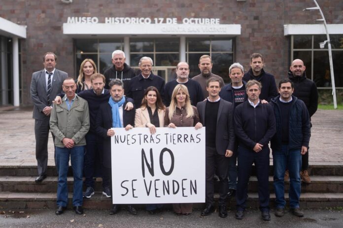 Intendentes bonaerenses durante la reunión de la Liga de Intendentes en San Vicente.