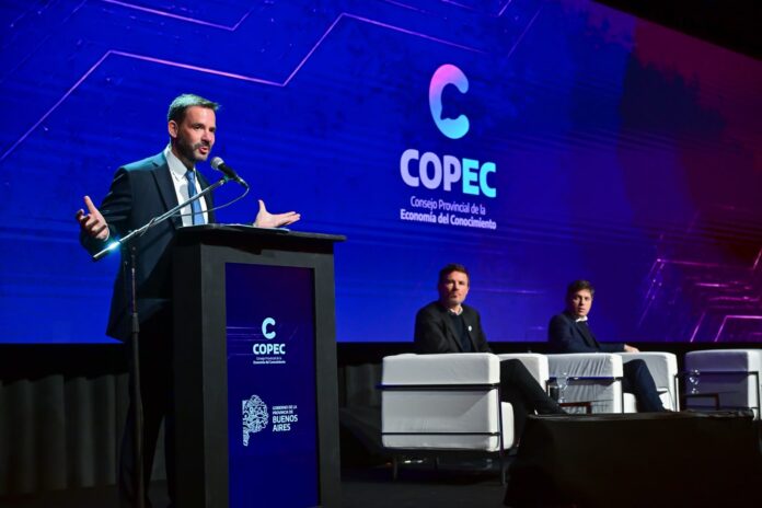 Axel Kicillof y Ariel Sujarchuk lanzaron el COPEC ante más de 800 representantes de empresas, universidades y sectores tecnológicos.