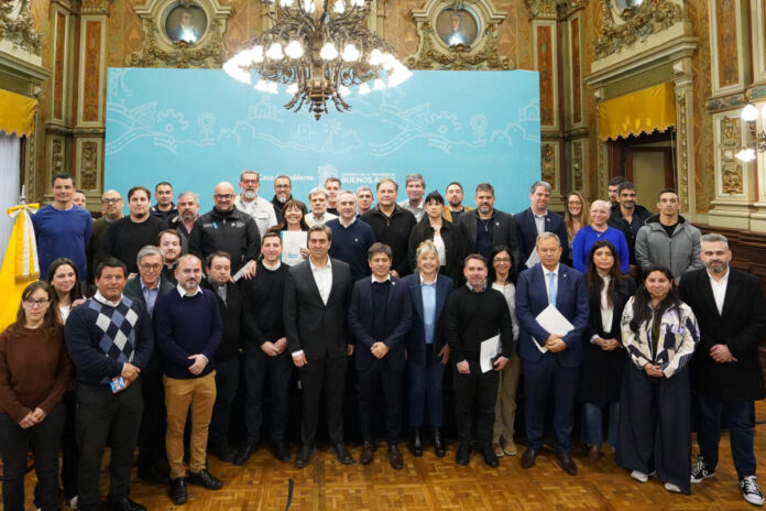 eunión encabezada por Axel Kicillof para organizar la Peregrinación Juvenil a Luján eunión encabezada por Axel Kicillof para organizar la Peregrinación Juvenil a Luján