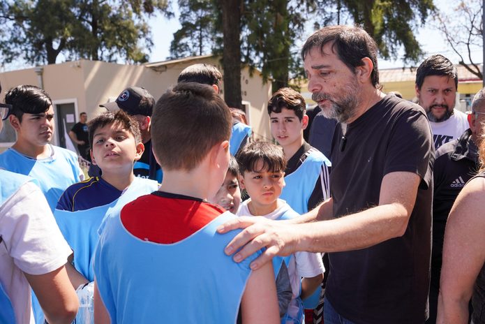 Fernando Moreira inauguró el nuevo espacio multideportivo del Parque José Hernández.