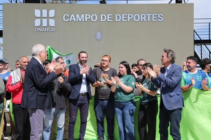 Selci inauguró el nuevo campo de deportes de la UNAHUR que Nación había paralizado