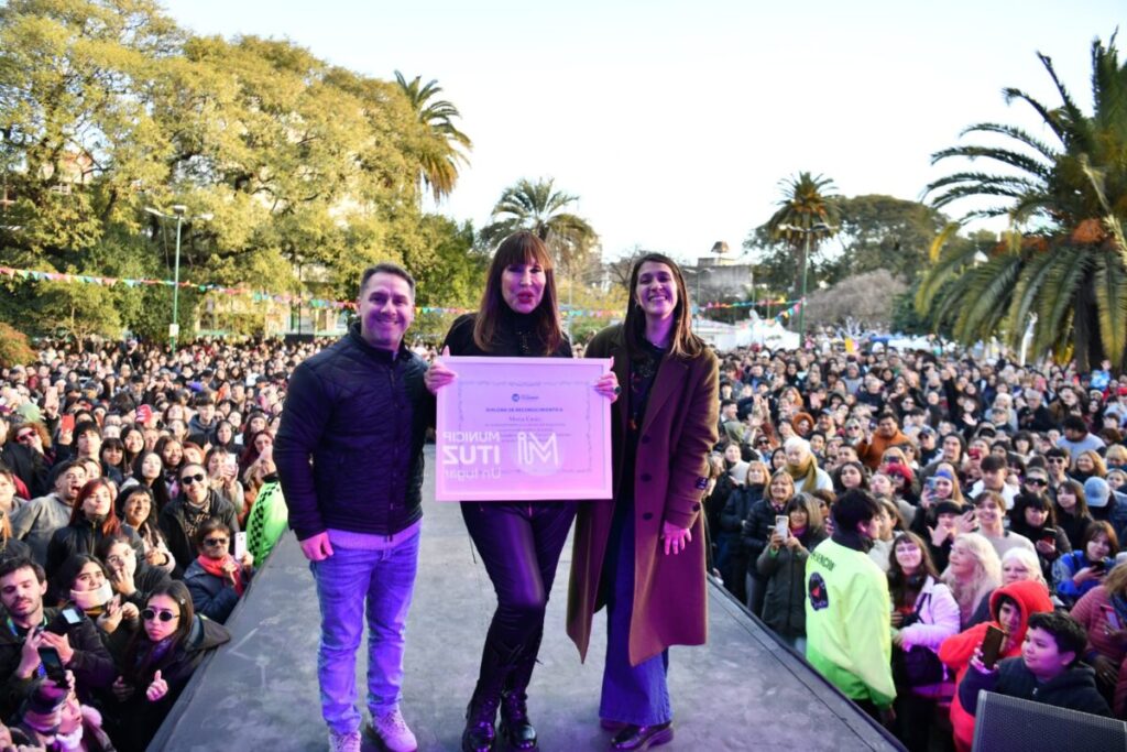 Moria Casán junto con Pablo Descalzo en la segunda edición de la FRICC de Ituzaingó