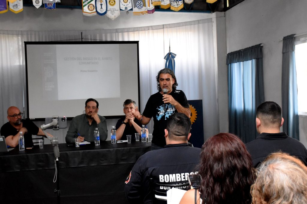 Encuentro de prevención y organización comunitaria en el Rotary Club de General Pacheco en Tigre.