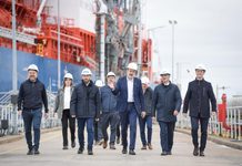 Bahía Blanca: La Liga de Intendentes respaldó el reclamo por la Zona Fría y blindó la agenda de producción Intendentes bonaerenses durante su recorrida por el puerto y la bolsa de comercio en Bahía Blanca.