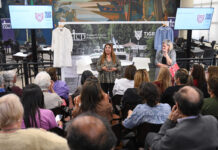 Tigre: el municipio lanzó “Relatos que unen”, el taller destinado a docentes jubilados Docentes jubilados y autoridades durante el primer encuentro del taller en el Honorable Concejo Deliberante de Tigre.