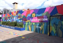 Tigre: Mural escolar por los vínculos que cuidan en General Pacheco Alumnos y autoridades durante la presentación del mural participativo en General Pacheco.