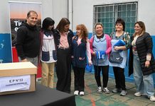 Tigre: entregaron 100 pares de anteojos a estudiantes de El Talar y Don Torcuato